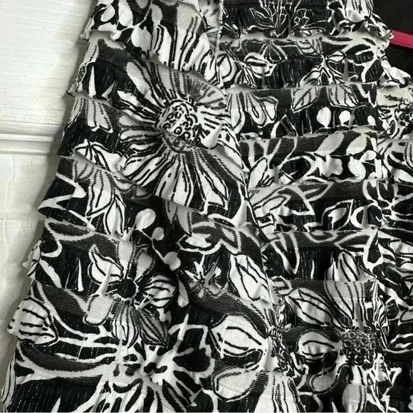 R&M Richards Ruffled Fabric Blazer Black & White Floral Size 14W - Picture 3 of 16